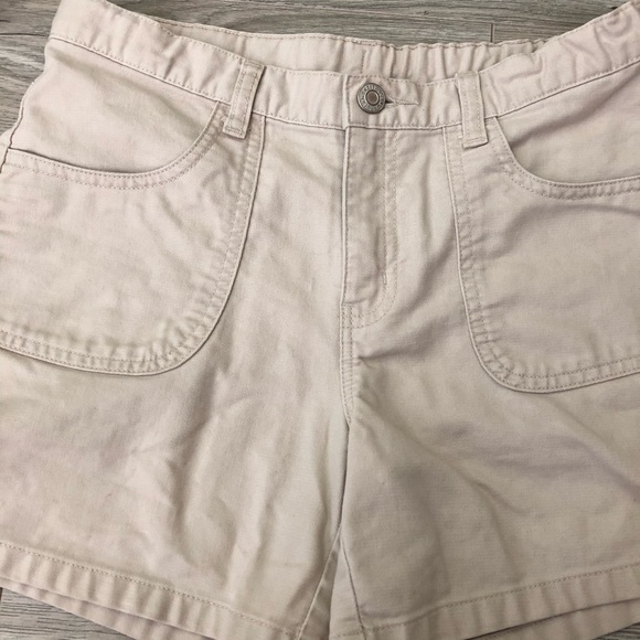 NWOT Gap Khaki Shorts - Picture 2 of 3